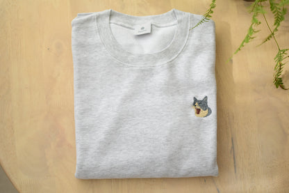 あくびねこスウェットシャツ（ハチワレ）
