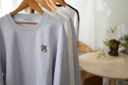 あくびねこスウェットシャツ