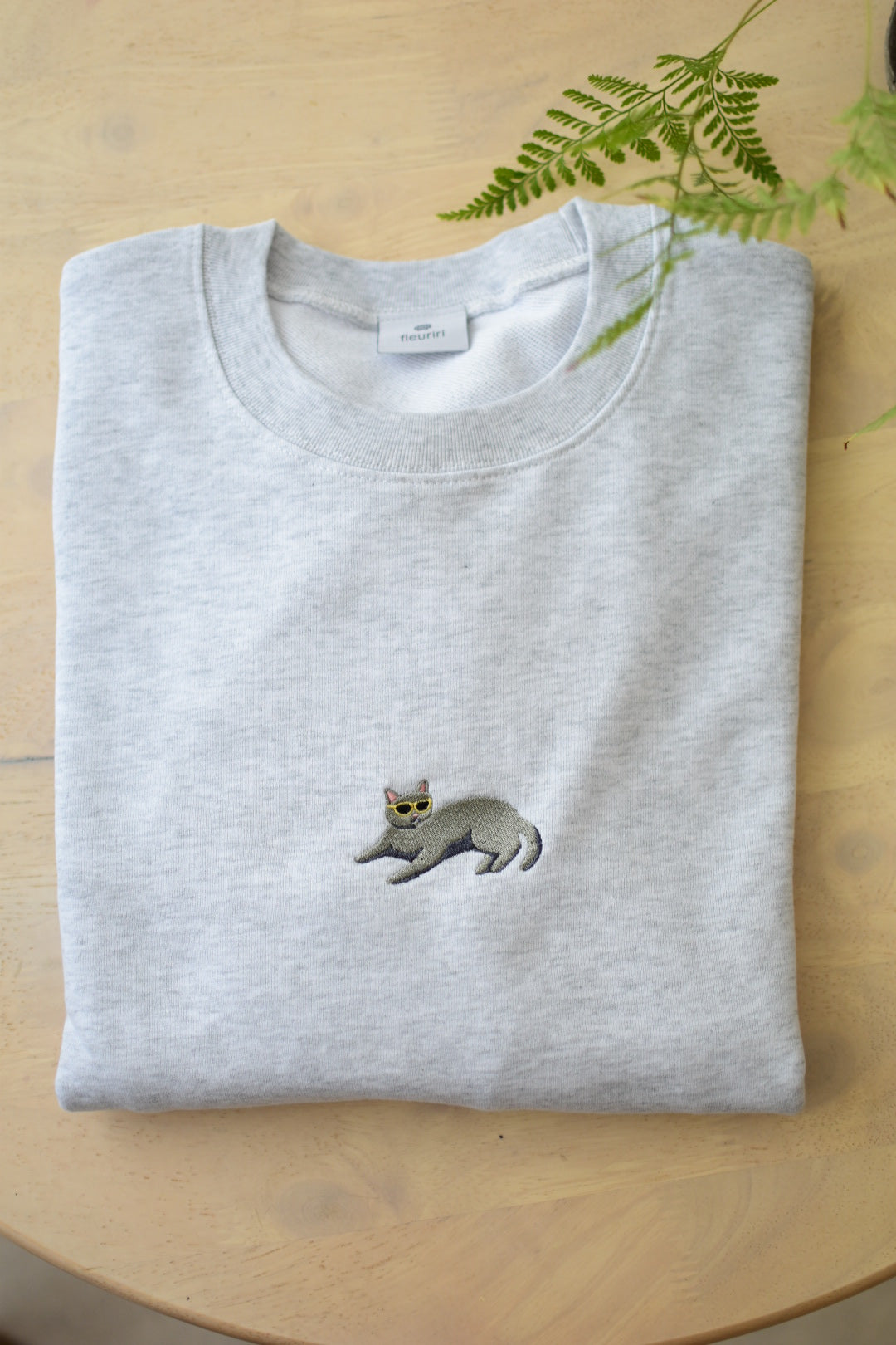 サングラスねこスウェットシャツ